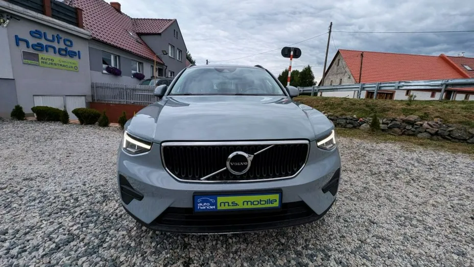 VOLVO XC40 -