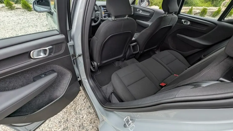 VOLVO XC40 -