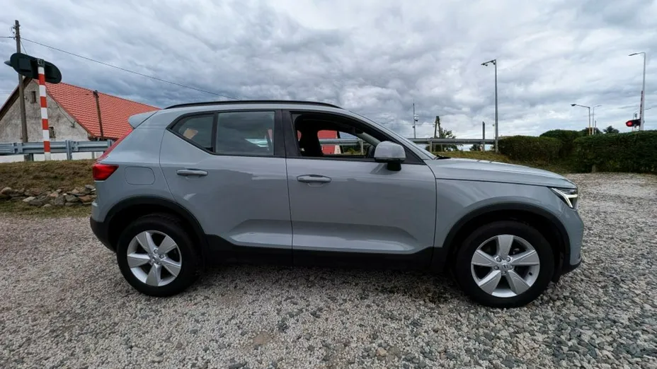 VOLVO XC40 -