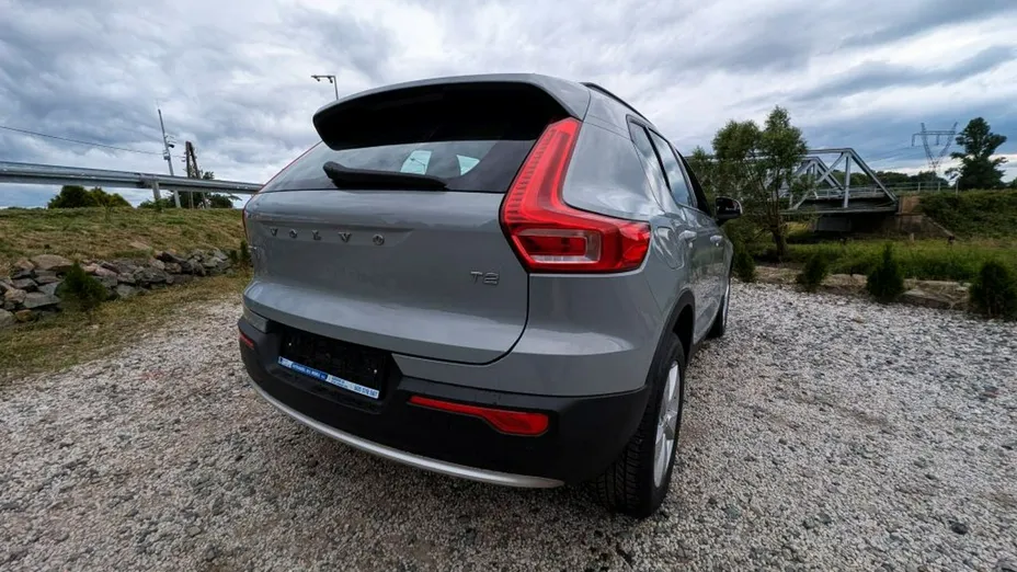 VOLVO XC40 -
