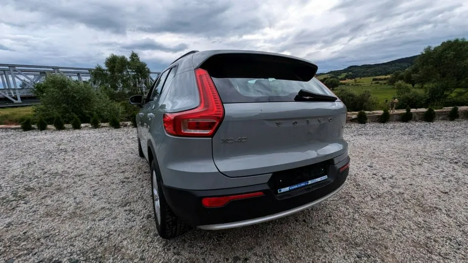 VOLVO XC40 -