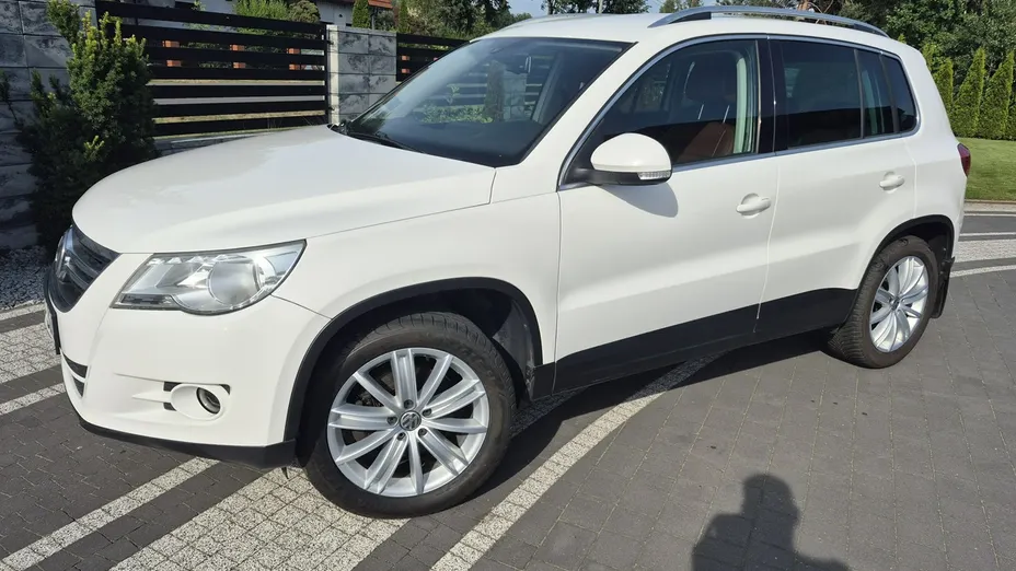 VOLKSWAGEN Tiguan -