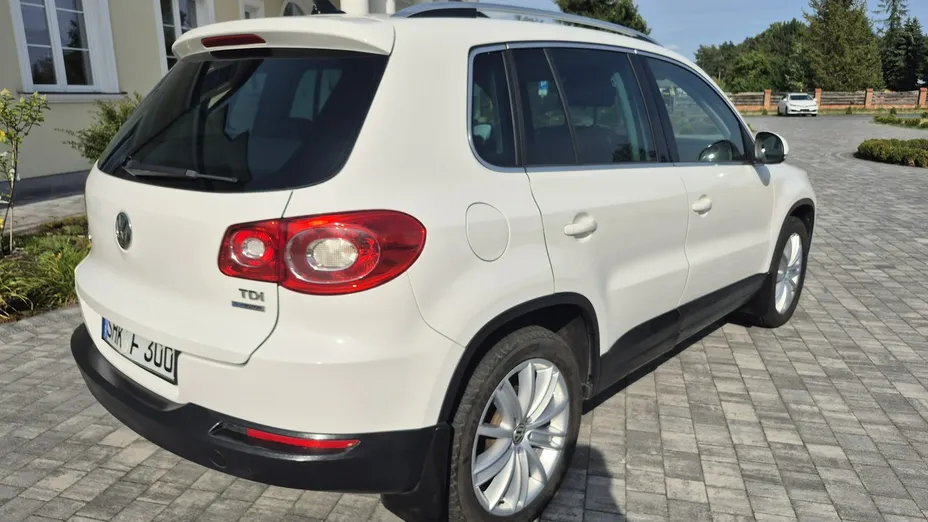 VOLKSWAGEN Tiguan -