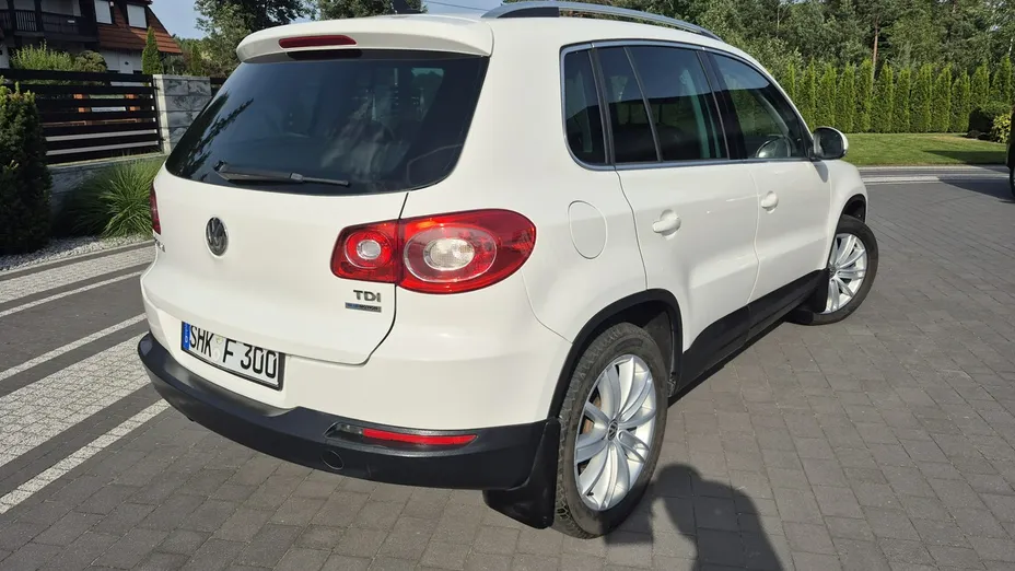 VOLKSWAGEN Tiguan -