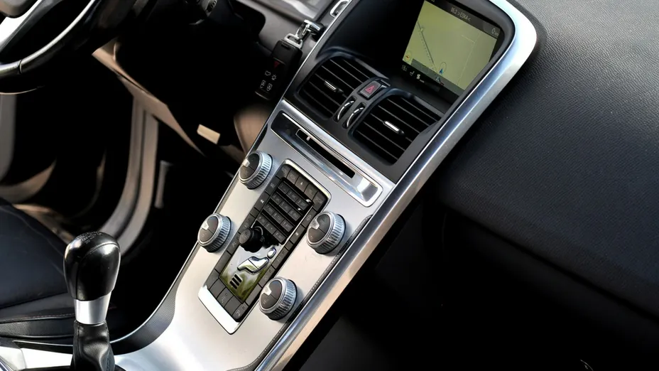 VOLVO XC60 -