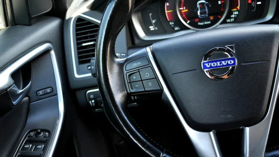 VOLVO XC60 -
