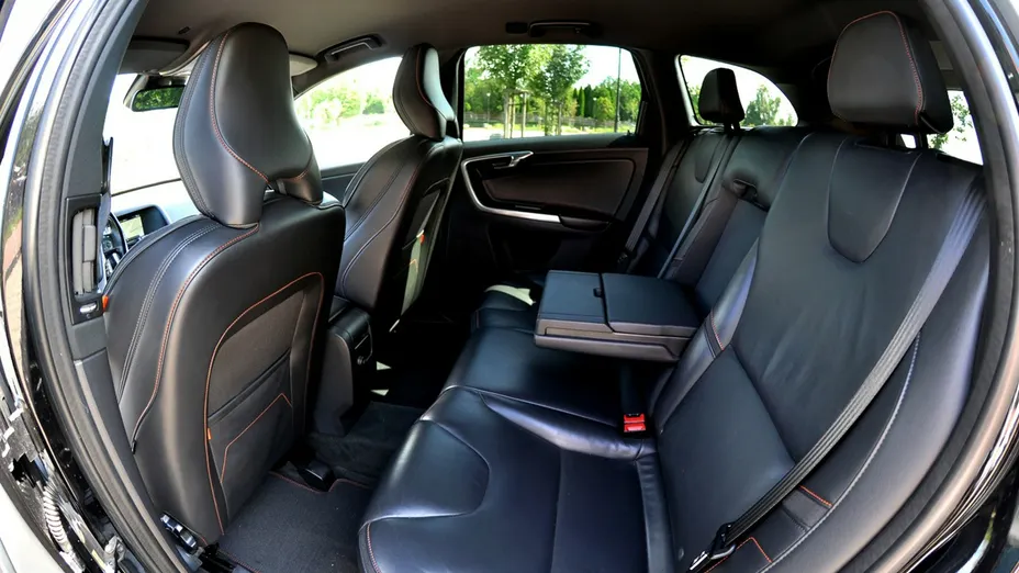 VOLVO XC60 -