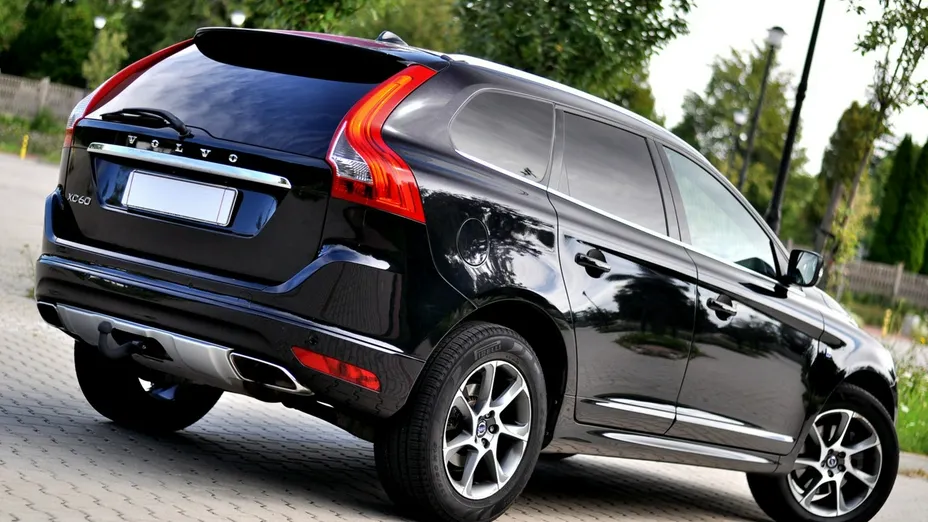 VOLVO XC60 -