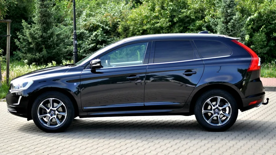 VOLVO XC60 -