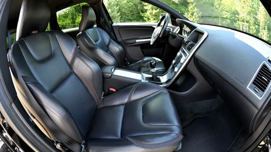VOLVO XC60 -