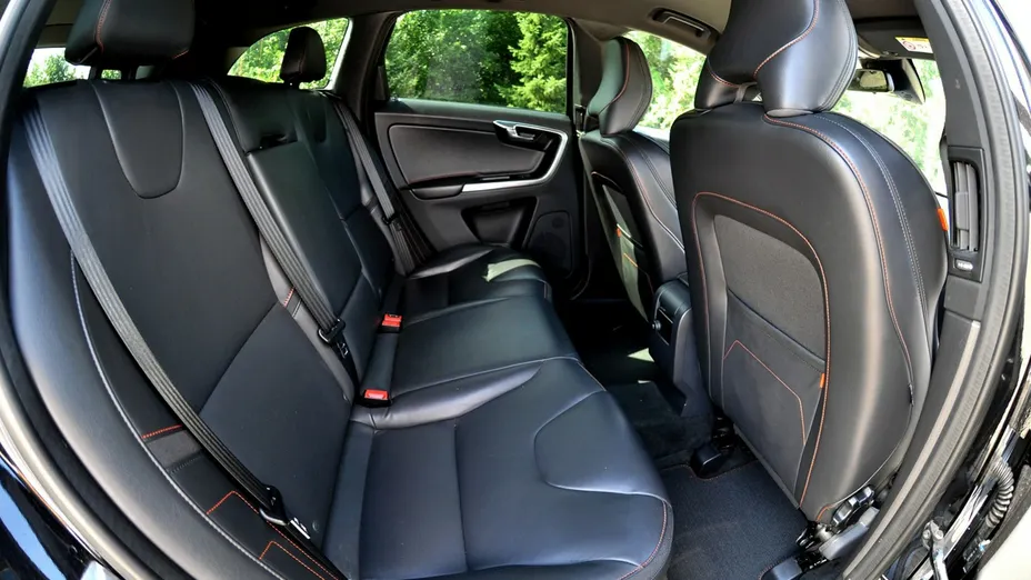 VOLVO XC60 -