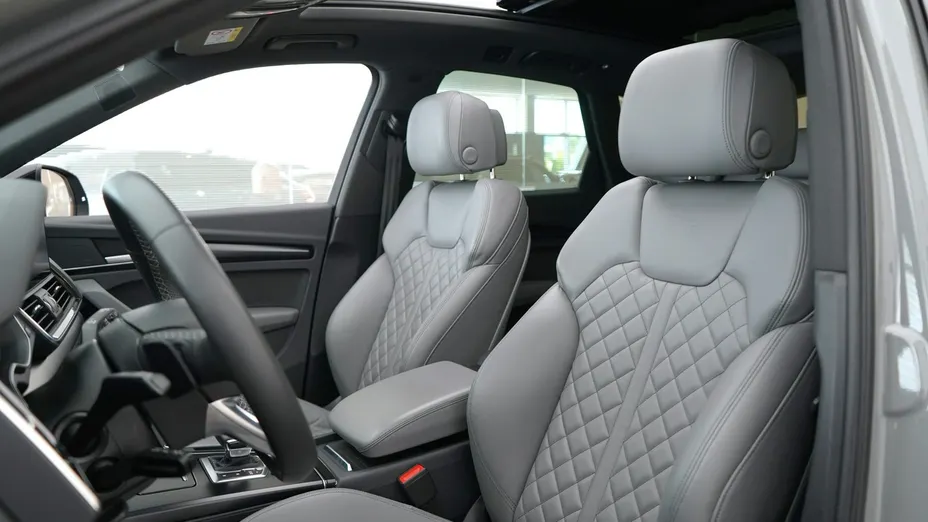AUDI Q5 -