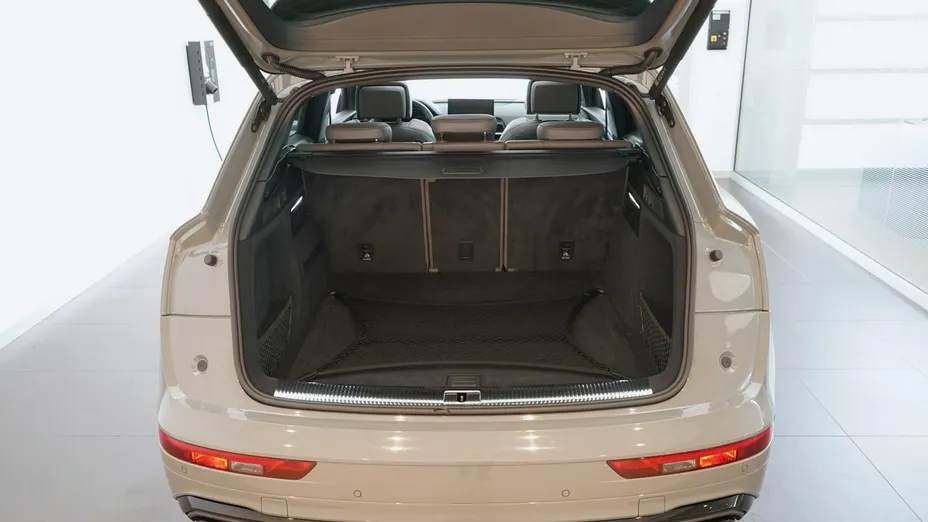 AUDI Q5 -