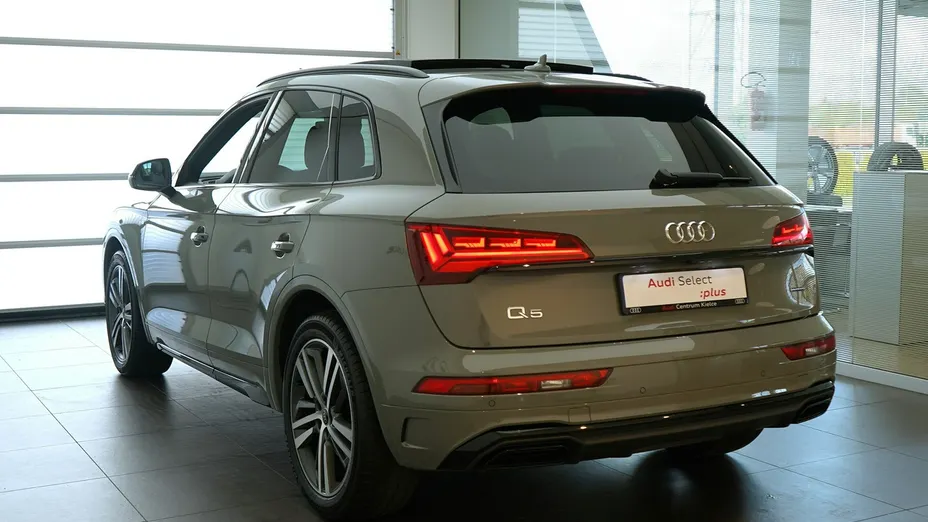 AUDI Q5 -