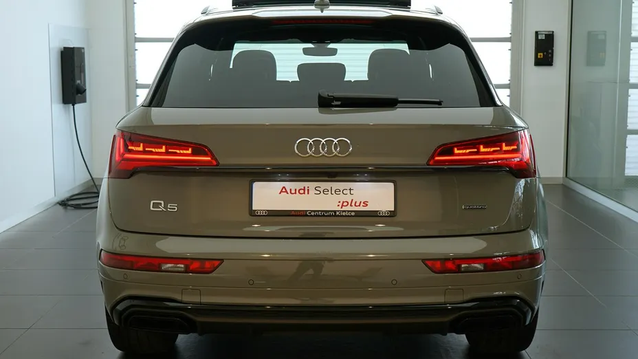 AUDI Q5 -