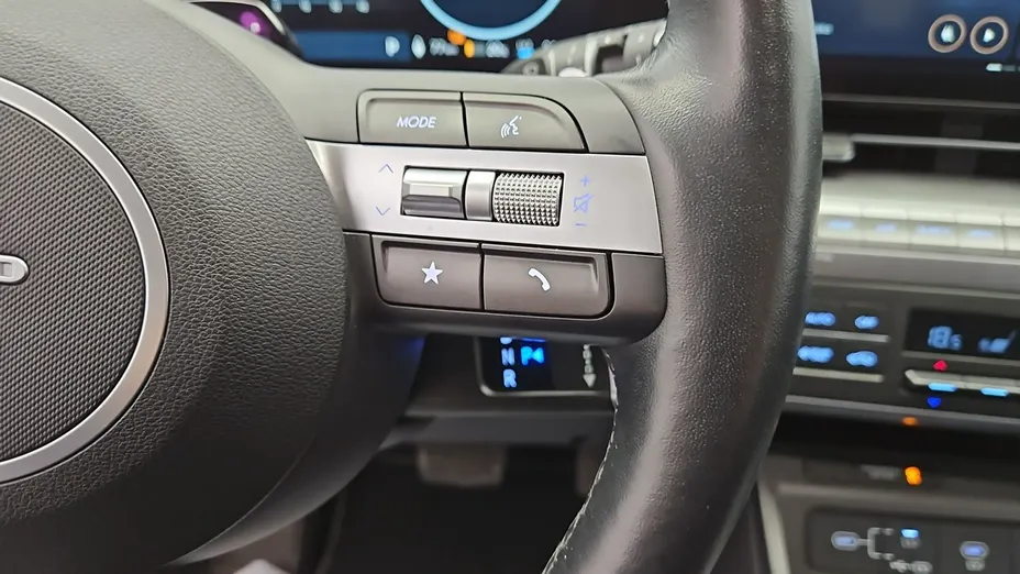 HYUNDAI Kona -