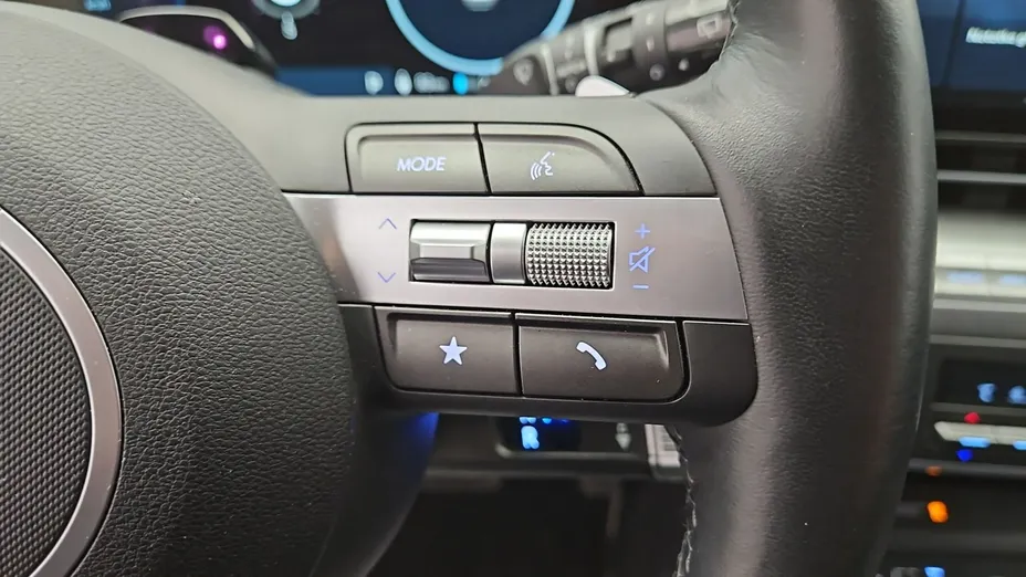 HYUNDAI Kona -