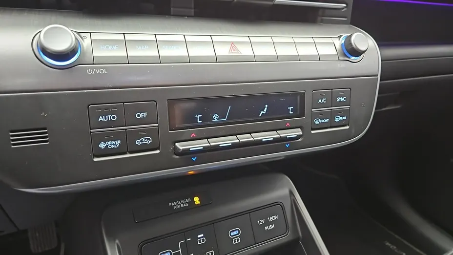 HYUNDAI Kona -