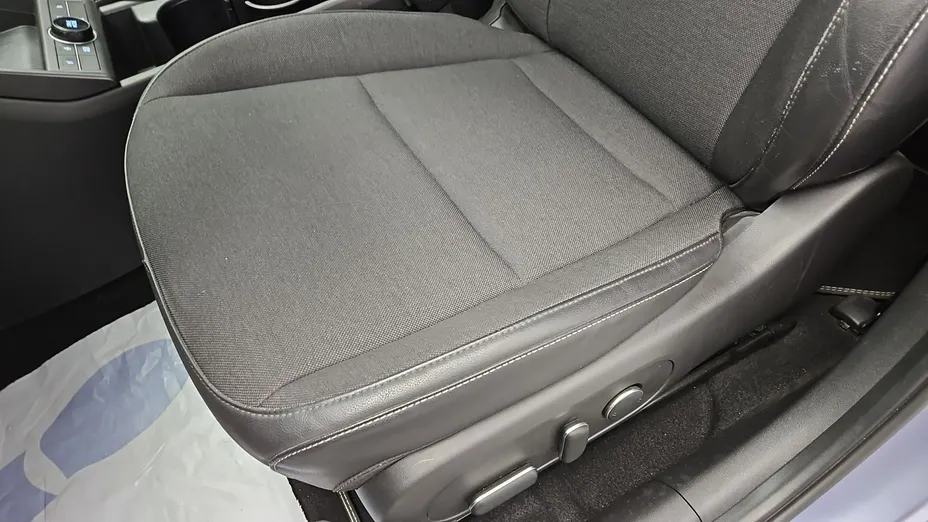 HYUNDAI Kona -