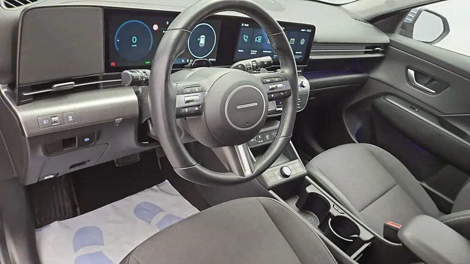 HYUNDAI Kona -