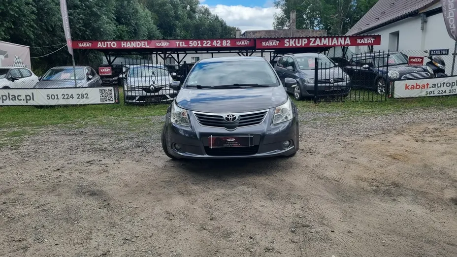 TOYOTA Avensis -