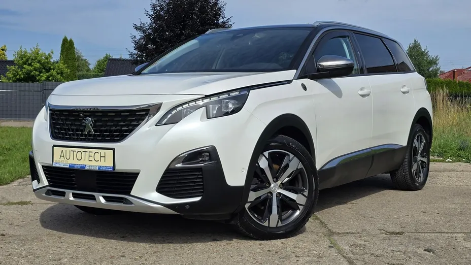 PEUGEOT 5008 -