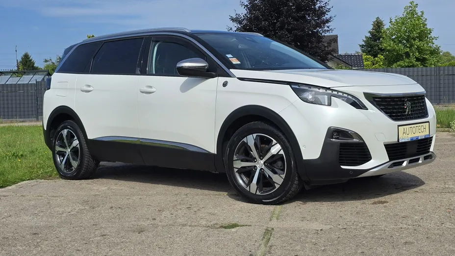 PEUGEOT 5008 -