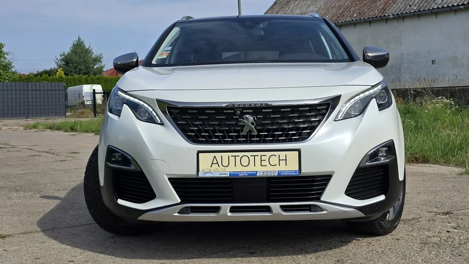 PEUGEOT 5008 -