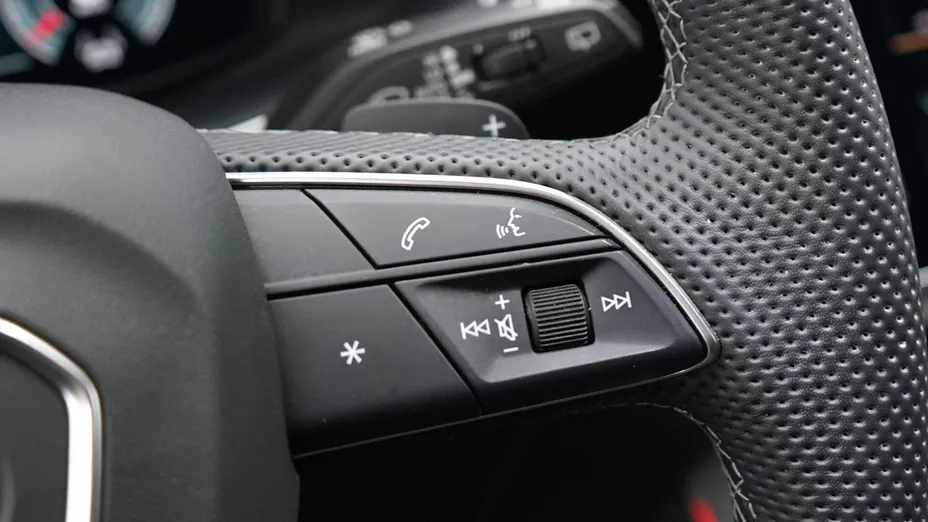 AUDI Q8 -