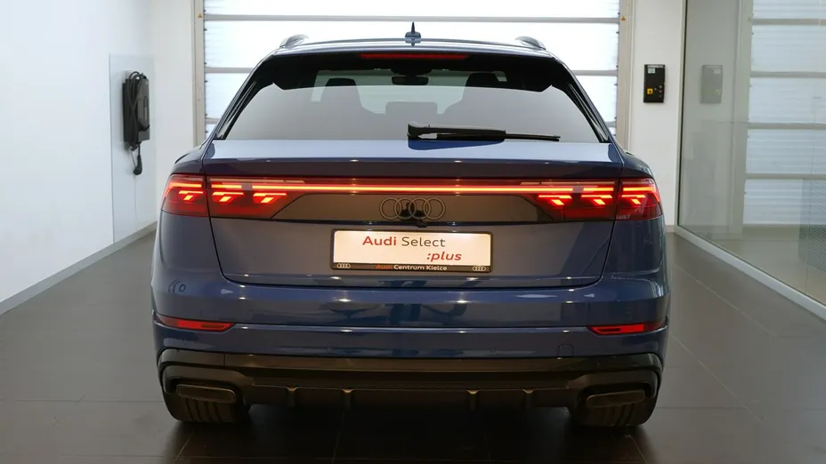 AUDI Q8 -