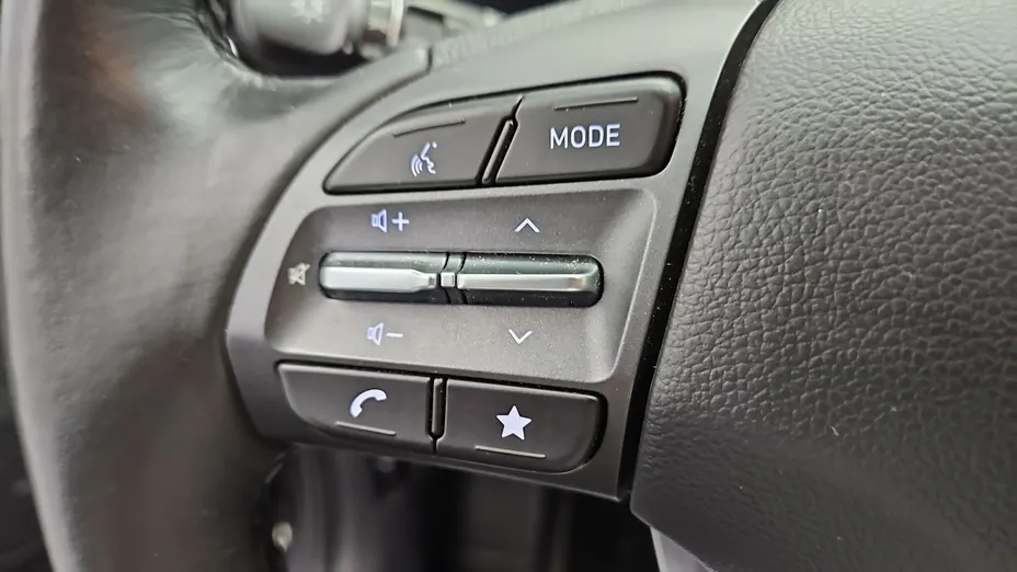 HYUNDAI Kona -