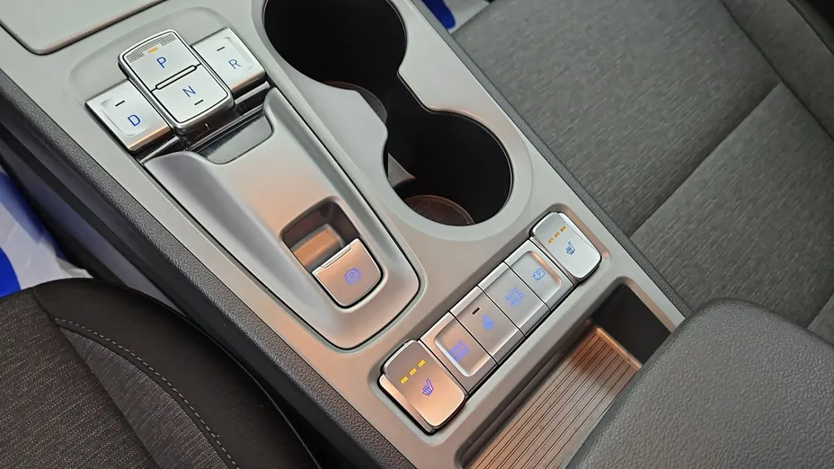 HYUNDAI Kona -