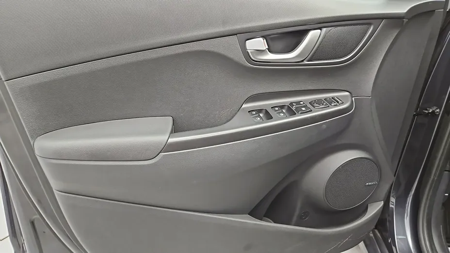 HYUNDAI Kona -
