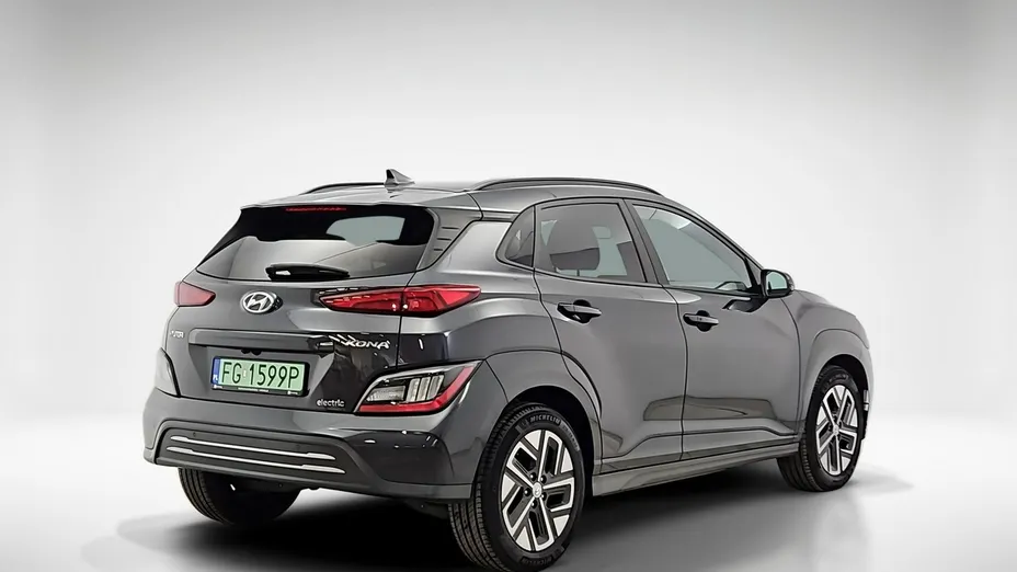 HYUNDAI Kona -