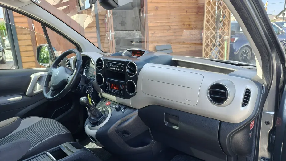 PEUGEOT Partner -