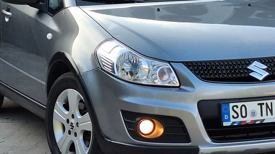 SUZUKI SX4 -