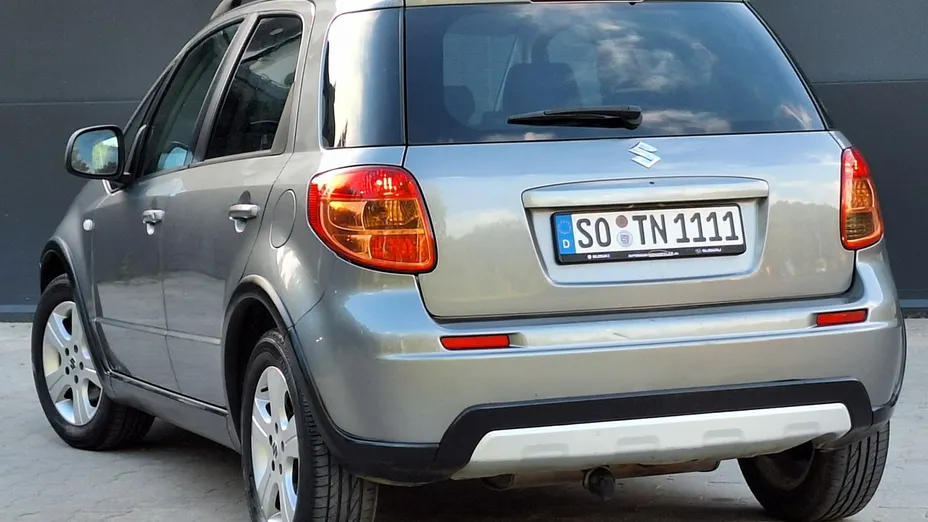 SUZUKI SX4 -