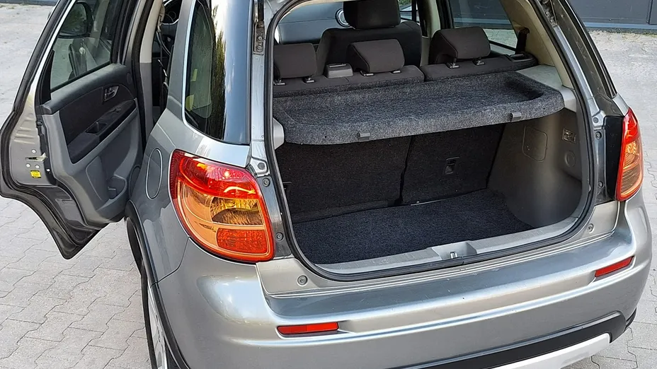 SUZUKI SX4 -