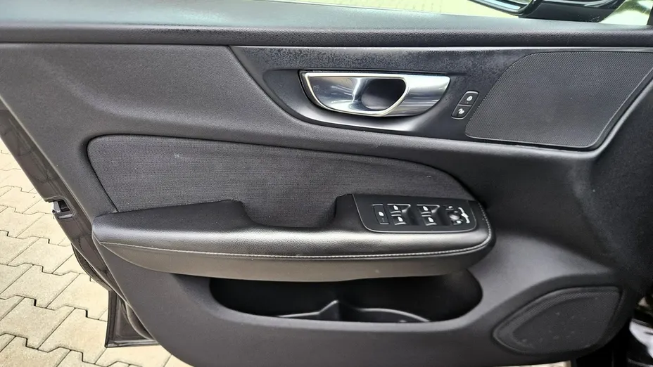VOLVO V60 -