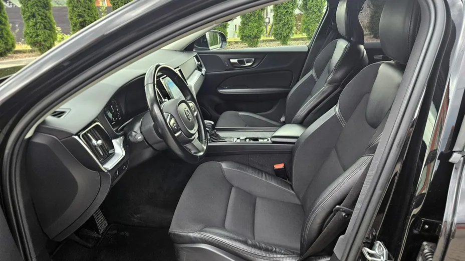 VOLVO V60 -