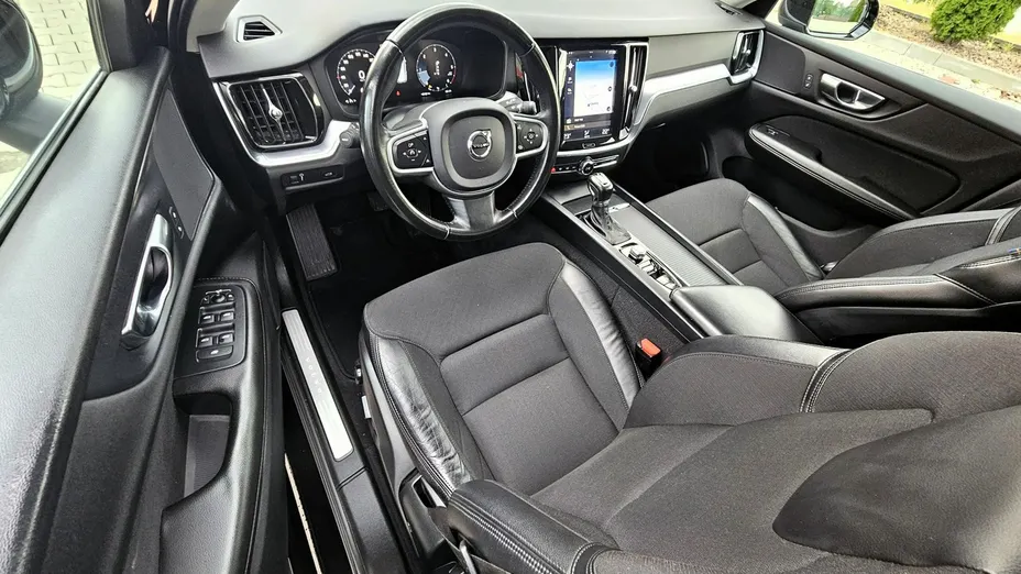 VOLVO V60 -
