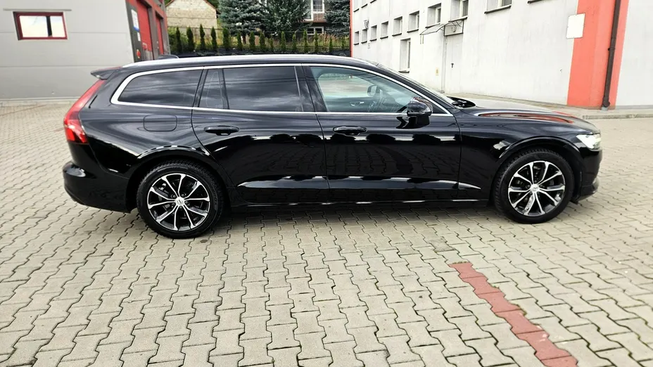 VOLVO V60 -