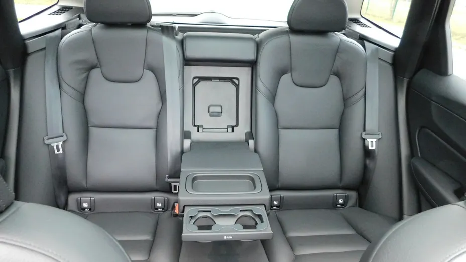 VOLVO XC60 -