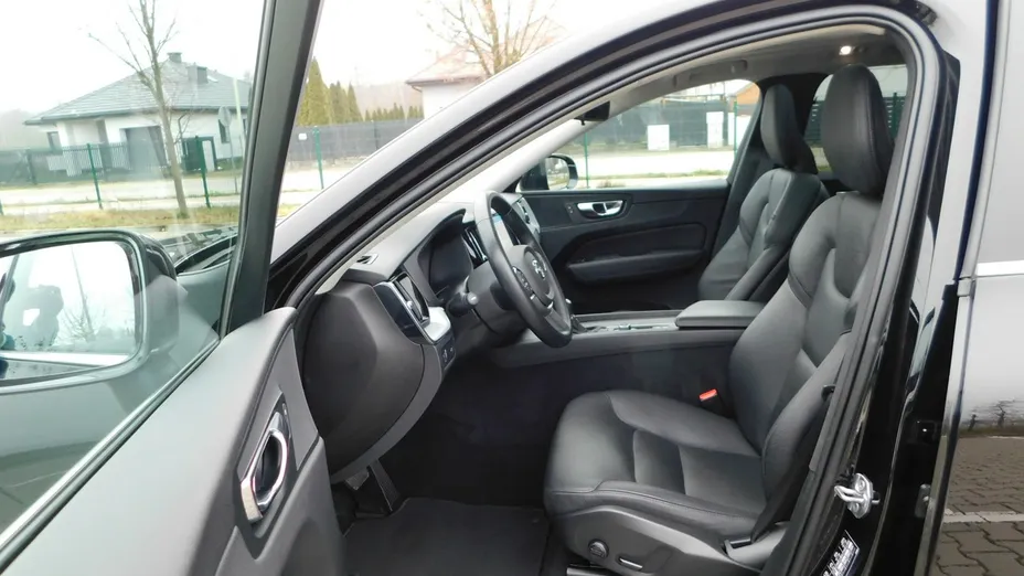 VOLVO XC60 -