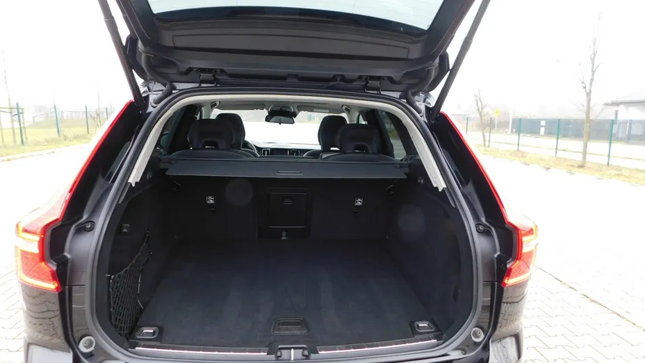 VOLVO XC60 -