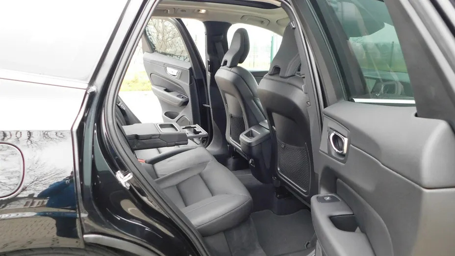 VOLVO XC60 -