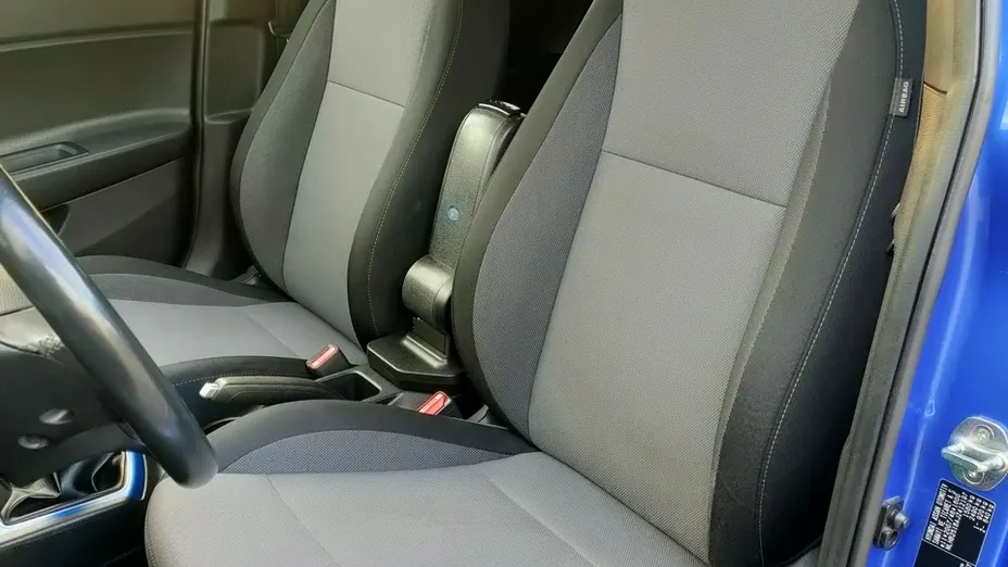 HYUNDAI i20 -