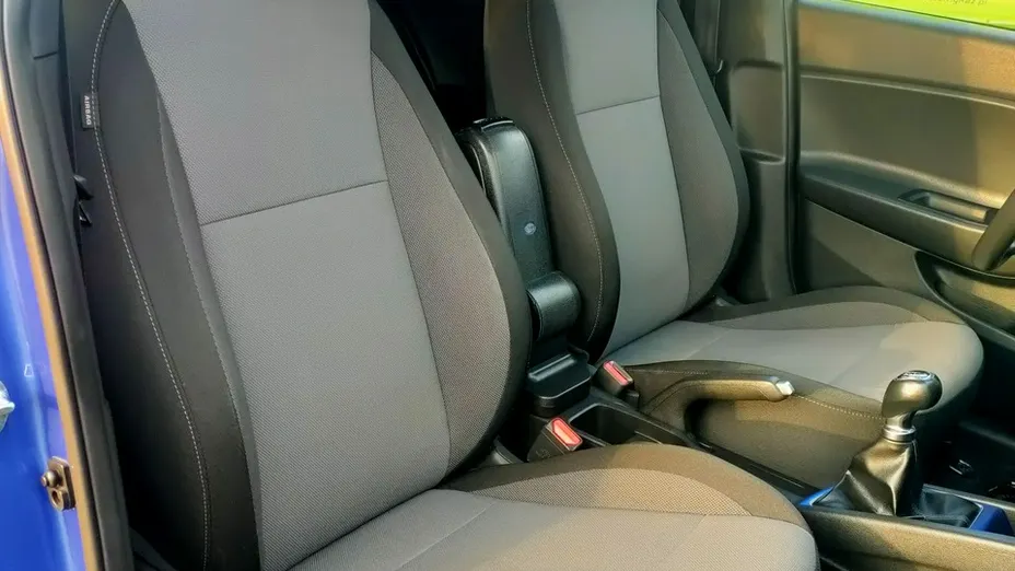 HYUNDAI i20 -