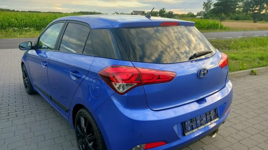 HYUNDAI i20 -