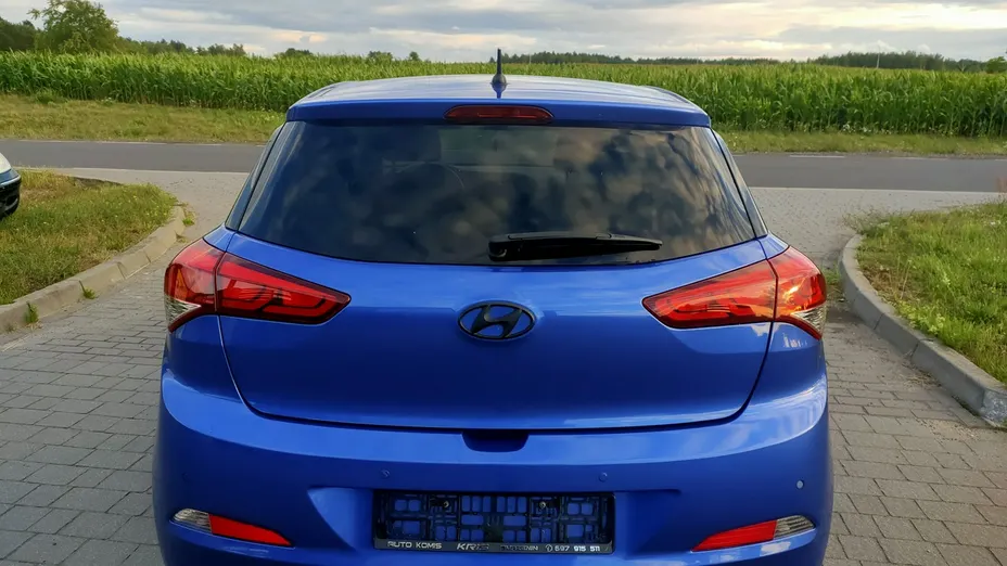 HYUNDAI i20 -